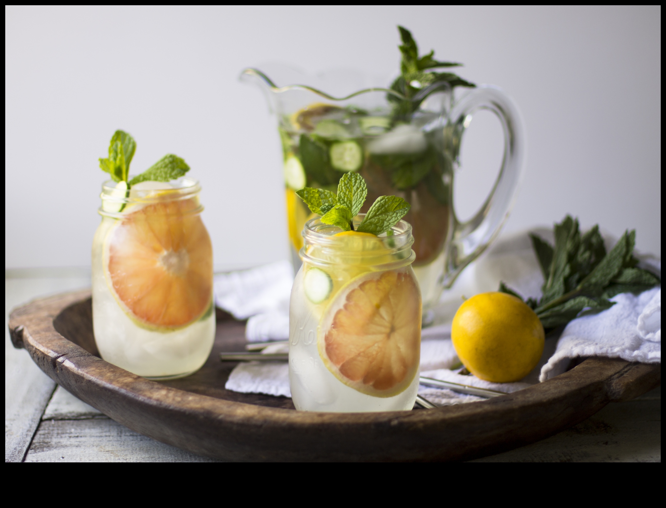 روعة الحمضيات: رحلة التخلص من السموم من خلال الجانب المنعش من العصير 4 روعة الحمضيات: استكشاف الجانب المنعش من عصائر التخلص من السموم