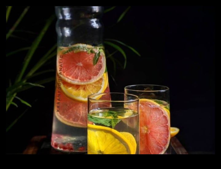 روعة الحمضيات: رحلة التخلص من السموم من خلال الجانب المنعش من العصير 2 روعة الحمضيات: استكشاف الجانب المنعش من عصائر التخلص من السموم