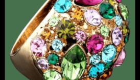 تألق أنيق: الكشف عن الجمال الخالد للمجوهرات الذهبية