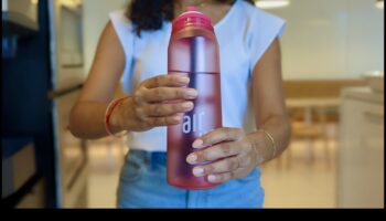 ارتشف وشارك: إنشاء تجارب مشروبات بالكهرباء مع الأصدقاء