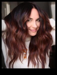 سحر أوبورن: تسريحات الشعر السحرية لمسة غريبة الأطوار