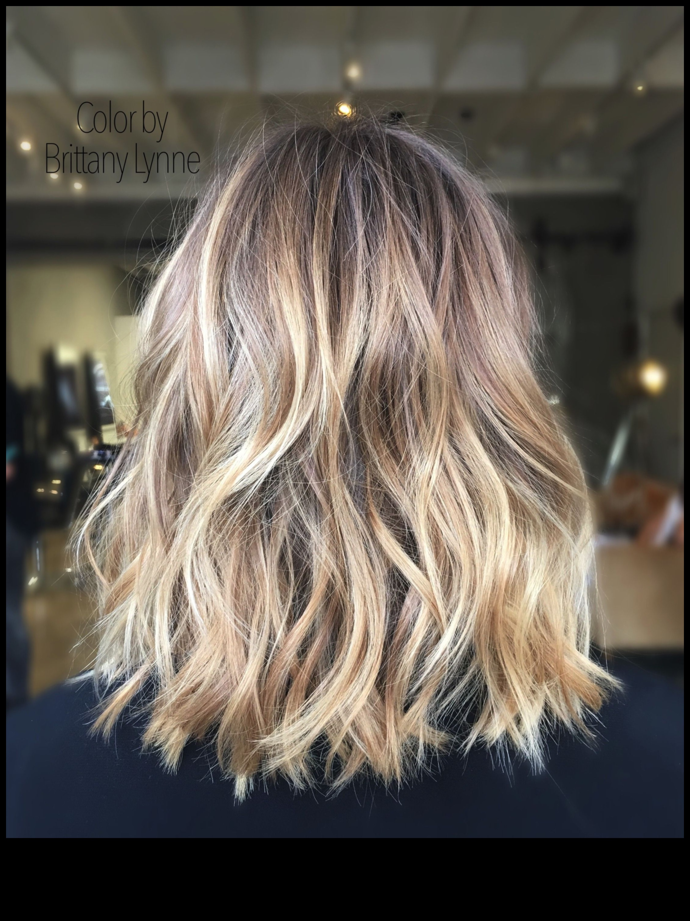 Balayage Bliss احصل على مظهر مشمس مع تسريحات الشعر الأشقر 4 Balayage Bliss: احصلي على مظهر مشمس مع تسريحات الشعر الأشقر